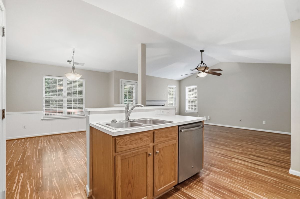 Building Photo - 2830 Black Walnut Ln