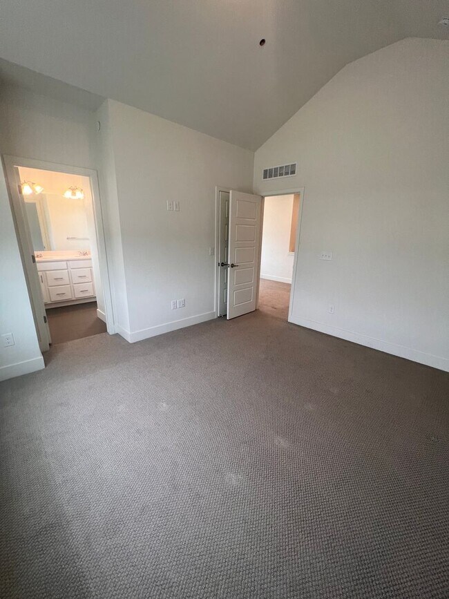 Building Photo - NEW BUILD 4 Bed 3.5 Bath Townhome In Superior-Available Now!