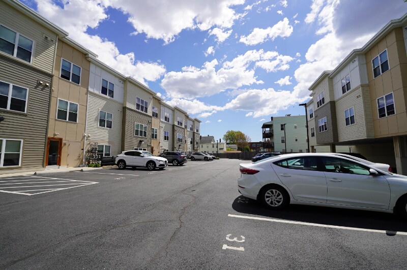 Building Photo - 40 Bonair St