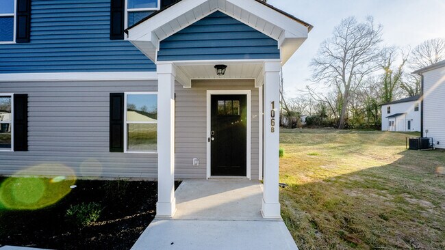 Building Photo - 203 Cromer Rd