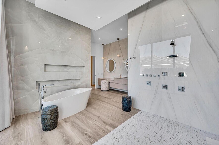 Building Photo - 408 Coral Way