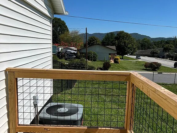 Building Photo - 7 Jones Cir