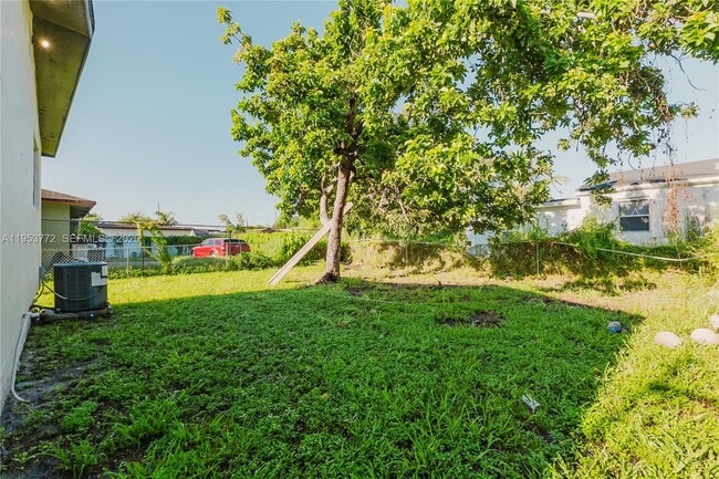 Building Photo - 4338 NW 24th Ave