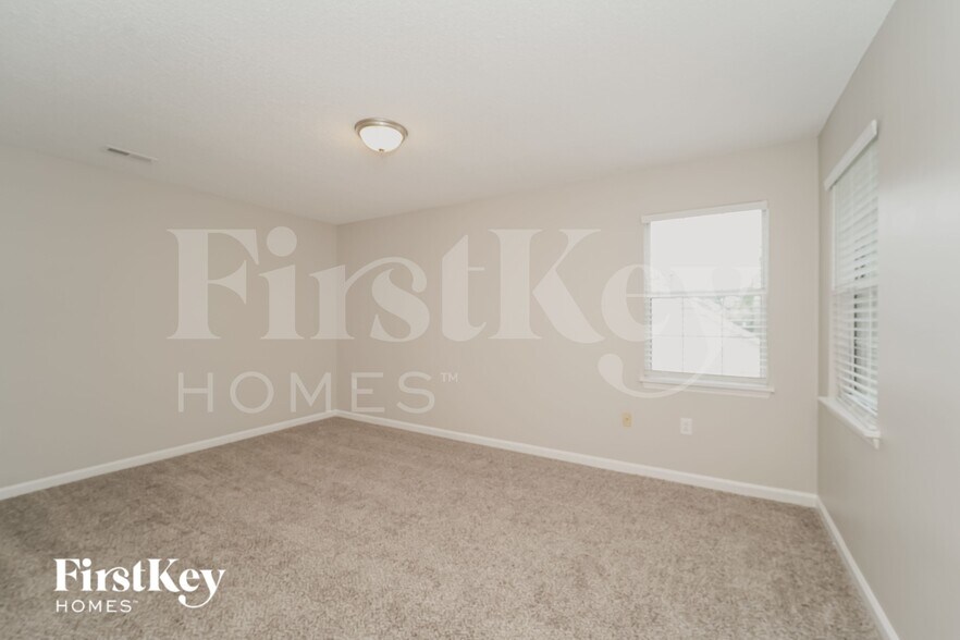 Building Photo - 5201 Haybridge Rd