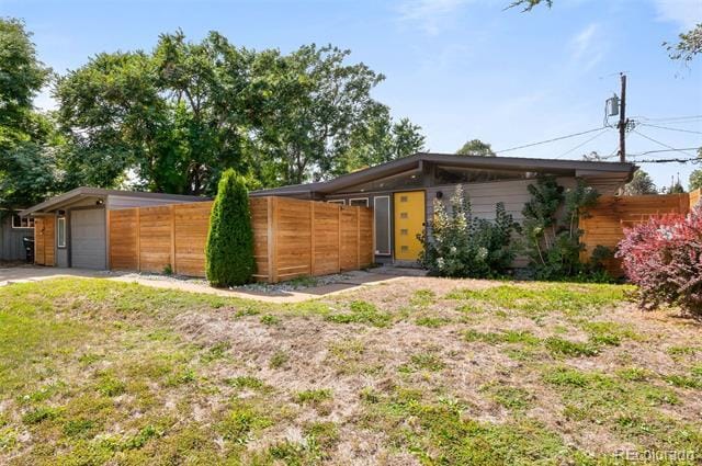 Building Photo - 2465 S Newton St