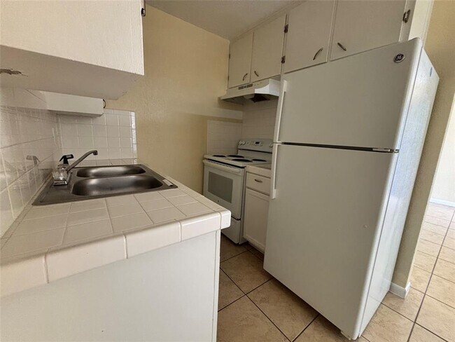 Building Photo - 1206 Bundrant Dr