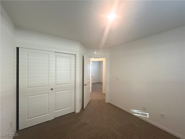 Building Photo - 510 Golden Cardinal Ave