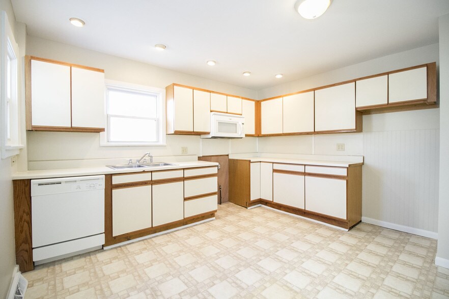 Building Photo - 4015 Eastway St