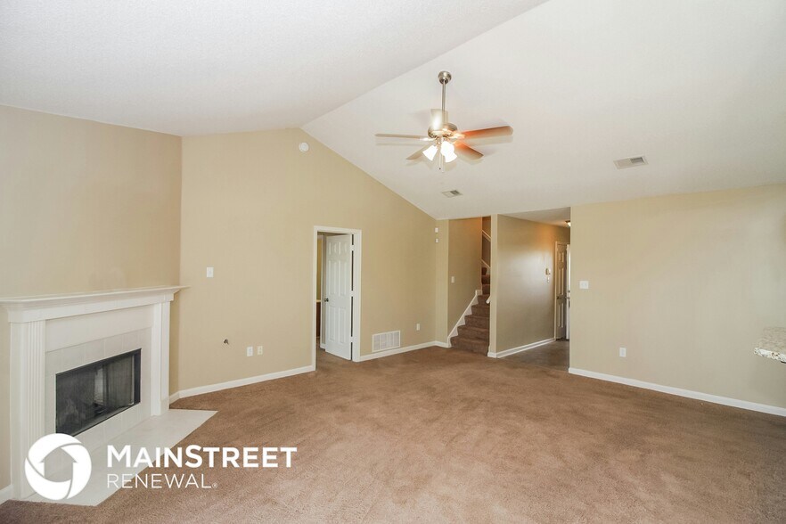 Building Photo - 1647 Sarah Ann Dr W