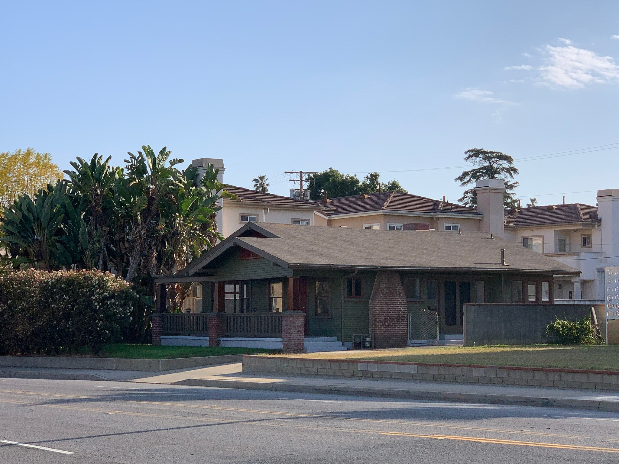 Side view - 515 N Atlantic Blvd