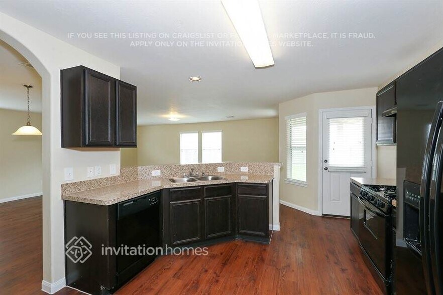 Building Photo - 18747 Dennington Dr