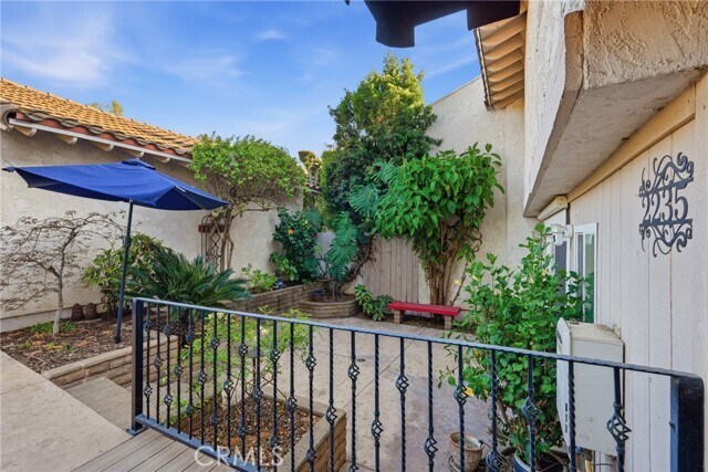 Building Photo - 2235 El Capitan Dr