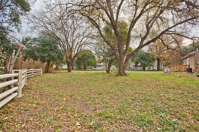 Building Photo - 410 Primrose St