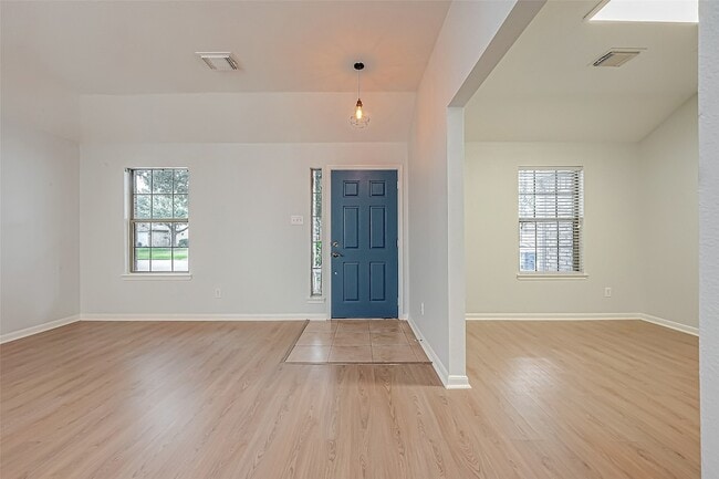 Building Photo - 1922 Bevington Oaks Cir