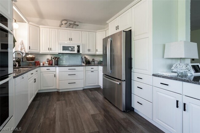 Building Photo - 3858 Riviera Cir