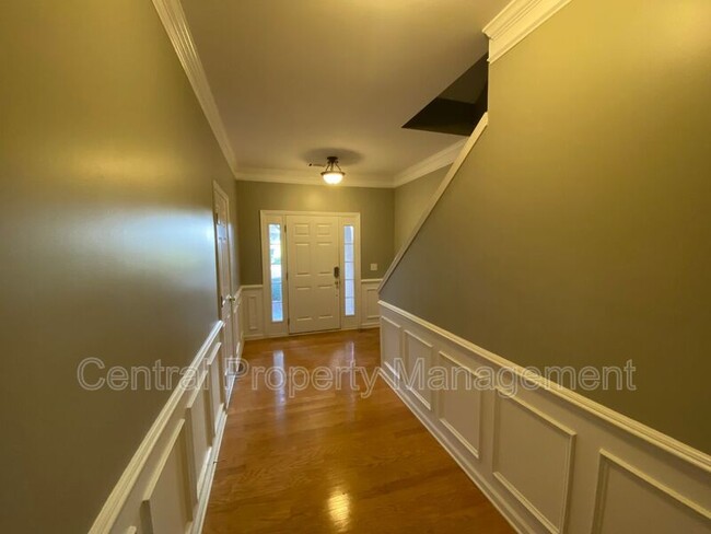 Building Photo - 17 Annacey Pl