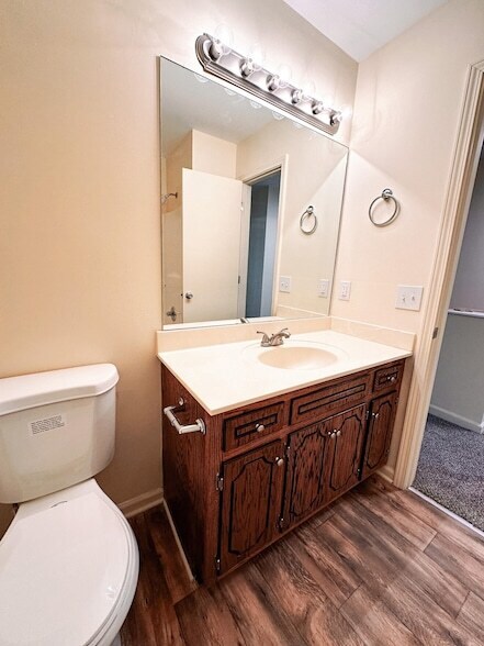 Building Photo - 108 Coyote Ct