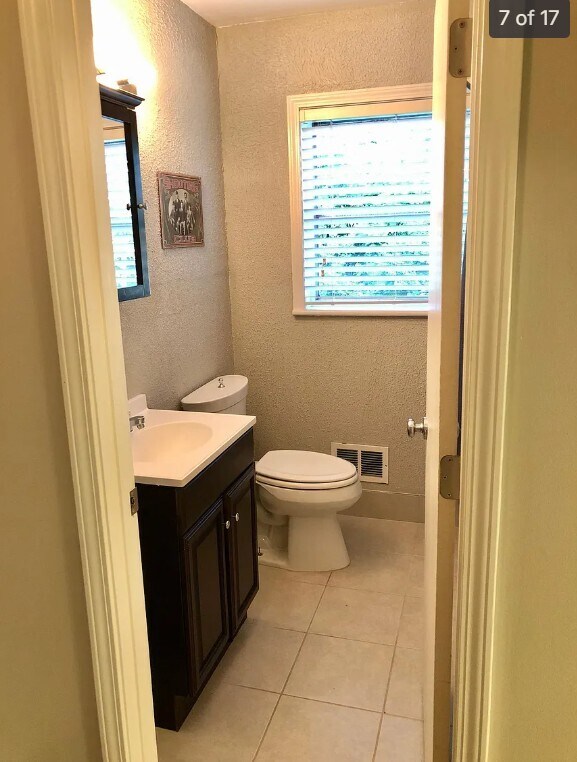 Building Photo - 2342 Cortez Way NE