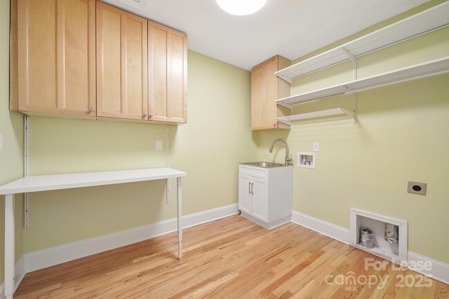 Building Photo - 3222 Clark St