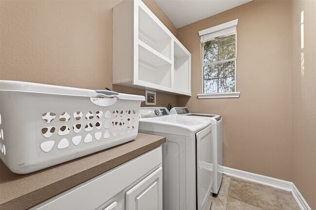 Building Photo - 21103 Falcon Creek Ct
