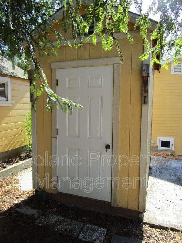 Building Photo - 476 Banning Way