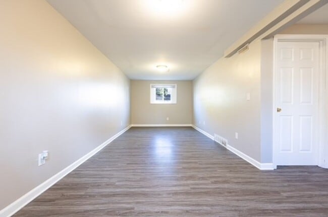 Building Photo - Spacious Split-Level Comfort & Modern Style in Columbus!