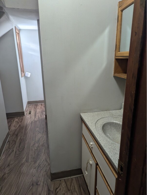 Building Photo - 410 Tyson Pl