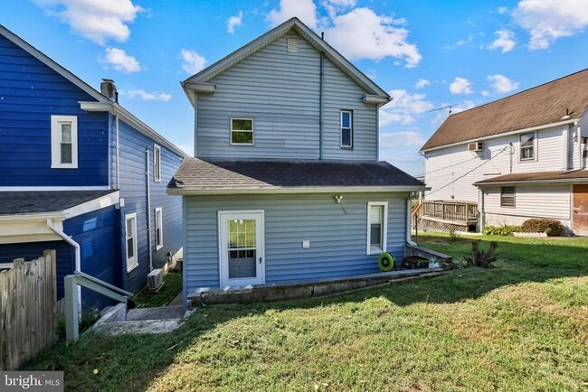 Building Photo - 13 E C St