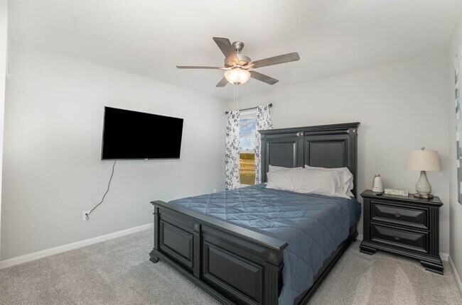 Building Photo - Fully Furnished Executive Corporate Rental