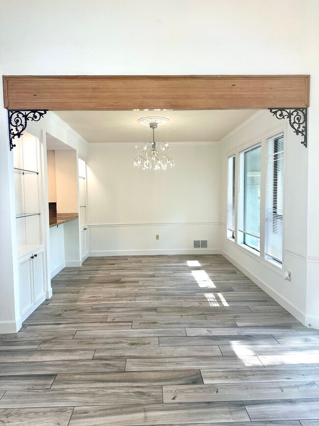 Building Photo - White Oak Common 3BR 2 1/2BA