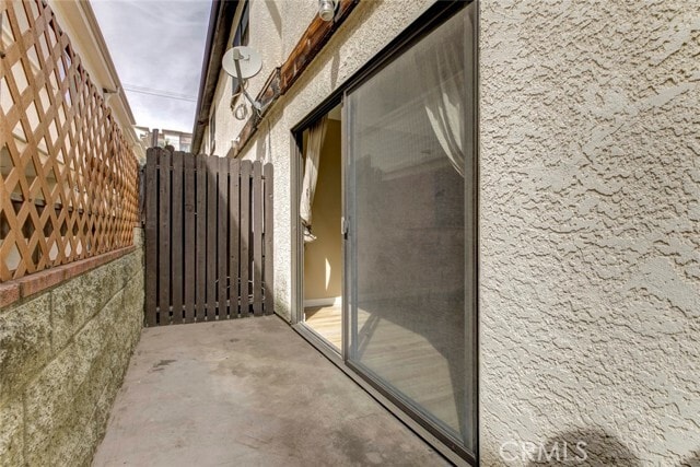 Building Photo - 635 E Angeleno Ave