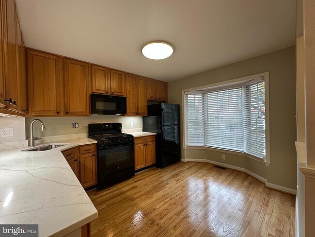 Building Photo - 2120 N Tazewell Ct