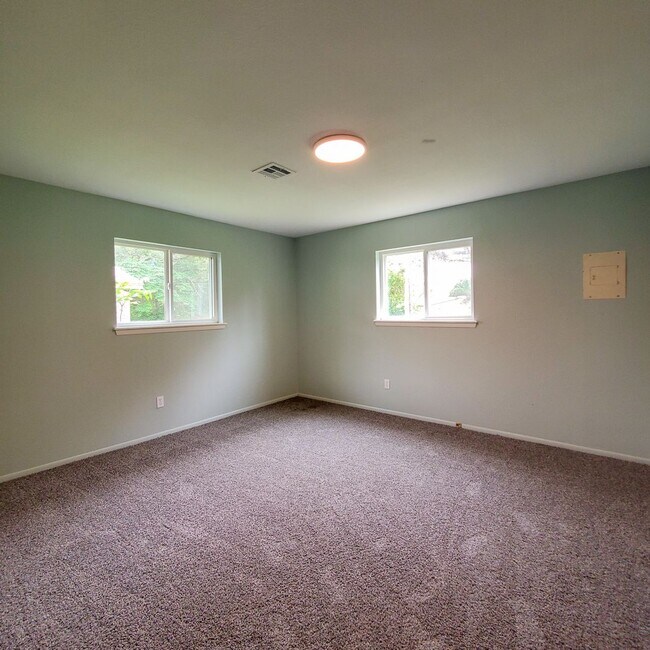 Building Photo - 1117 E Parker St