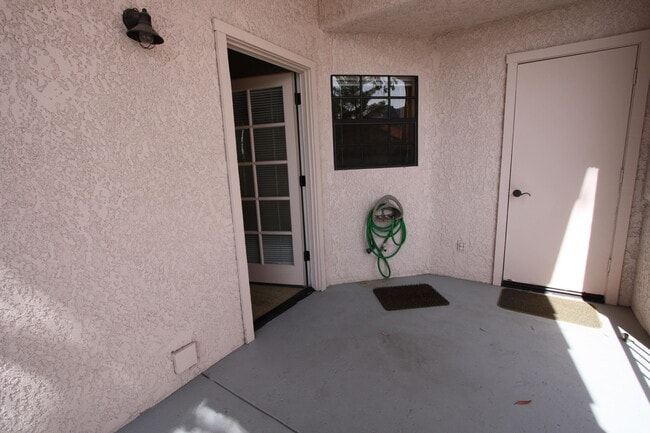 Building Photo - 6445 N Tierra De Las Catalinas