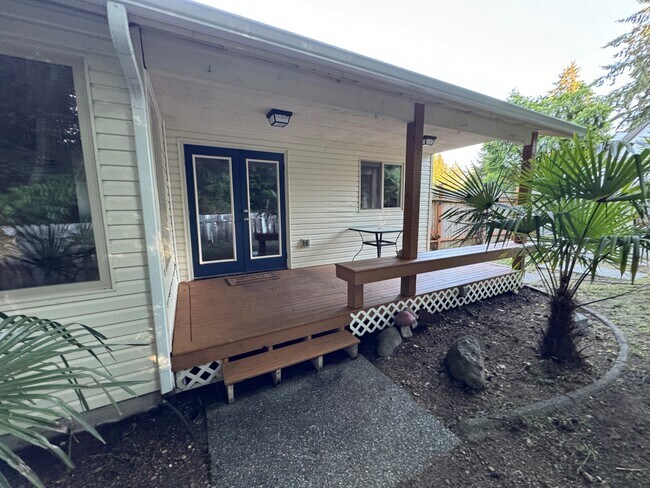 Building Photo - 4100 Songbird Ln NW