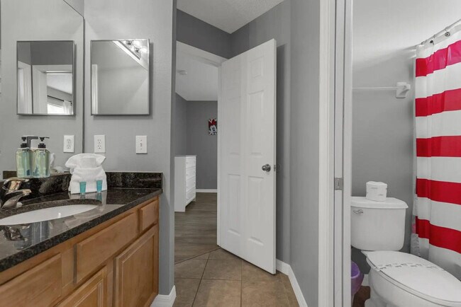 Building Photo - 8503 La Isla Dr