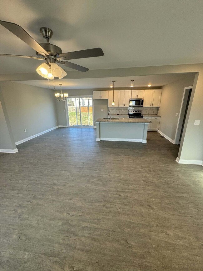 Building Photo - 3234 Cloverfield Ct