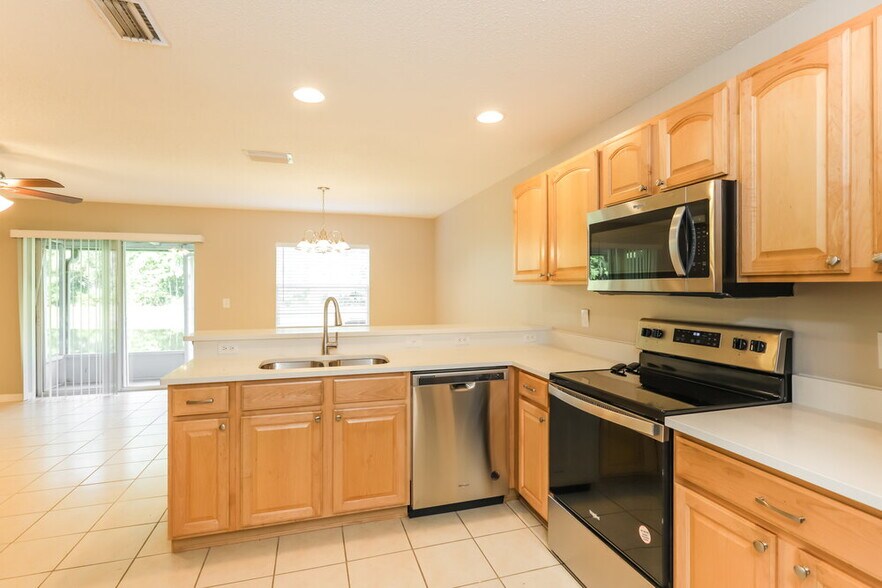 Building Photo - 4403 Silver Falls Dr