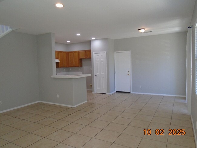 Building Photo - 2 bedroom condo in Vineyards gated community