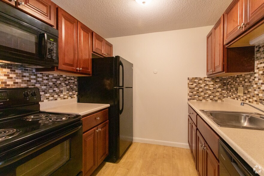 Residences at Riverside 150 River Rd Manchester NH 03104 Apartment