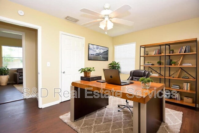 Building Photo - 4615 San Antonio Dr