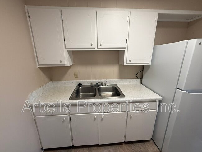 Building Photo - 1714 Highway 93