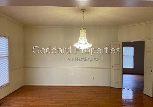Building Photo - 10225 Club House Court