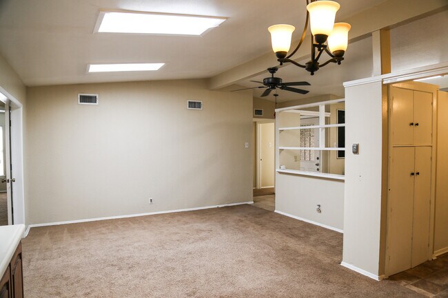 Building Photo - 2819 Bent Bow Dr