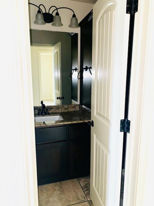 Building Photo - 5909 Cactus Flower Ln