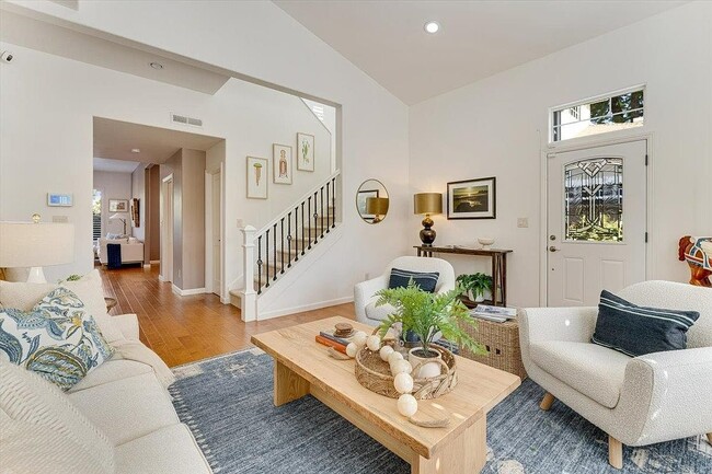 Building Photo - 513 Hill St