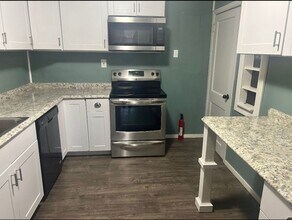 Building Photo - Beautiful River-View Home Near Downtown Warrenton