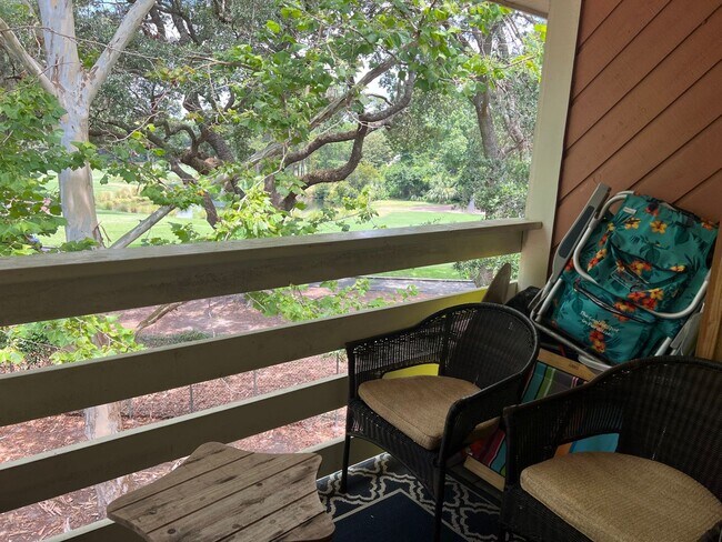 Building Photo - Walk to the Beach! Beautifully Remodeled/Furnished Fiddler's Cove