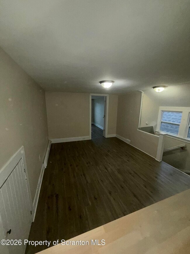 Building Photo - 105 Sambourne St