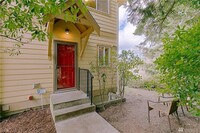 Building Photo - Highland Park Townhouse